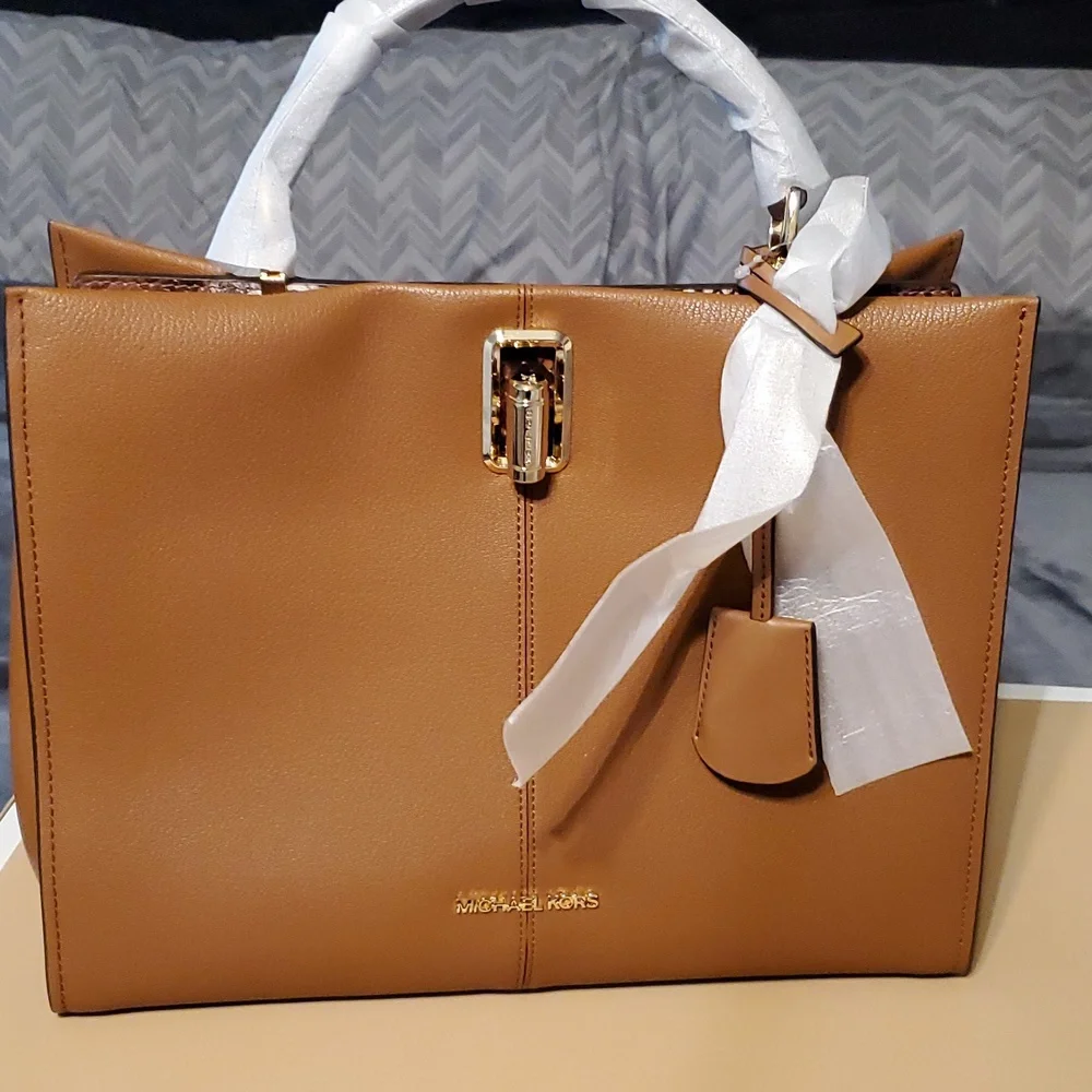 Purse - Picture 2 of 4